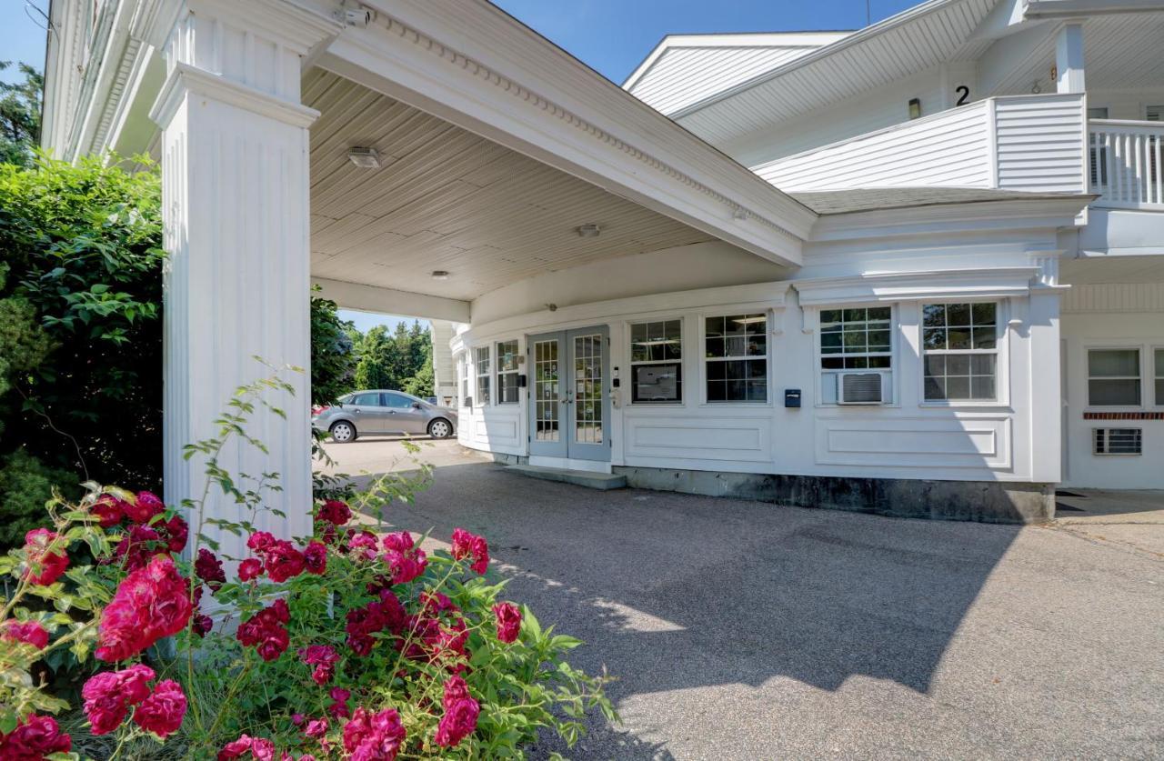 Hamilton Village Inn Норт-Кингстаун Экстерьер фото