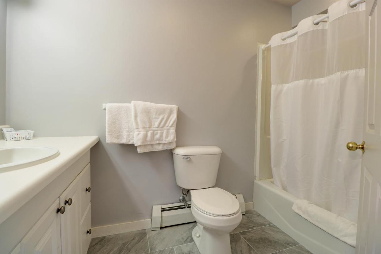 Hamilton Village Inn Норт-Кингстаун Экстерьер фото